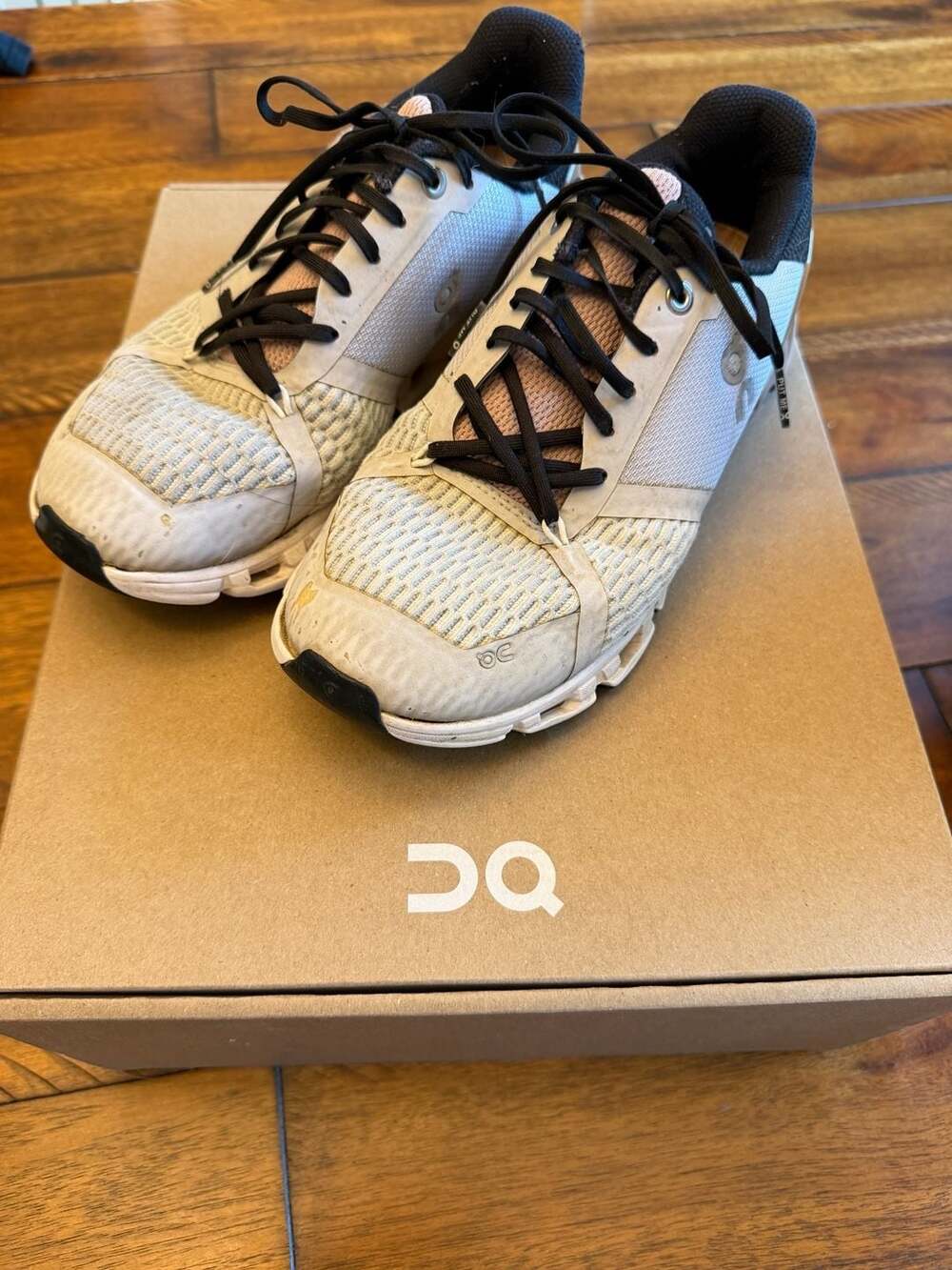 On Cloud Women's Size 7 Cloudflyer Glacier/Rosebrown Running